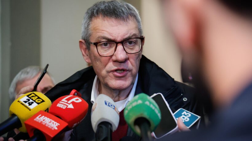 Anche Landini snobba la Schlein. Parla con Conte di Stellantis e salari