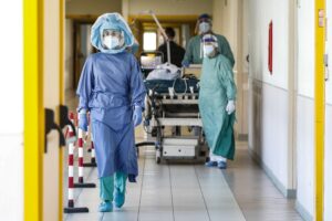 Gufi del virus smentiti: morti in calo del 56%