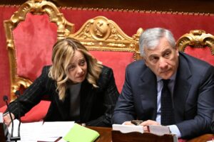 Fdi e Fi bocciano il terzo mandato. I sindaci dem s’infuriano col partito