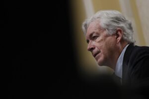 Lo zampino della Cia nel conflitto a Est .«In Ucraina c’erano sue basi dal 2014»
