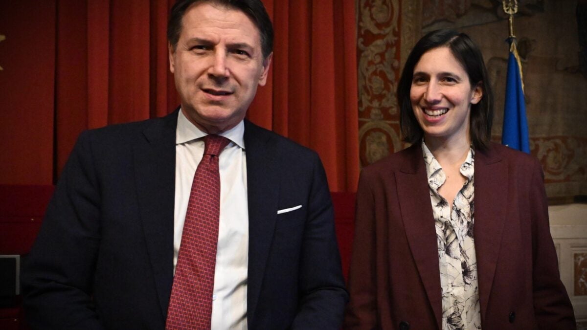 Il Pd fa grandi feste per l’incoronazione di Conte, che si sente il re della coalizione