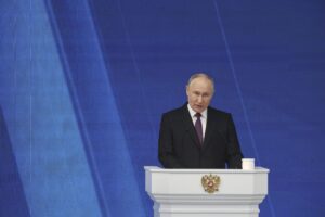 Putin evoca l’atomica. «Colpa vostra se ci sarà lo scontro con armi nucleari»