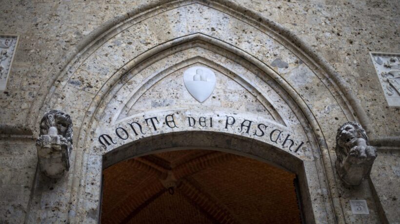 Mps si fa bello per le nozze: utili e dividendi