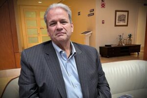 «Basta con i fondi pubblici al Who»