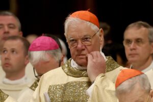 Müller morde il «cattolico» Biden: è pro aborto, sarebbe da scomunica