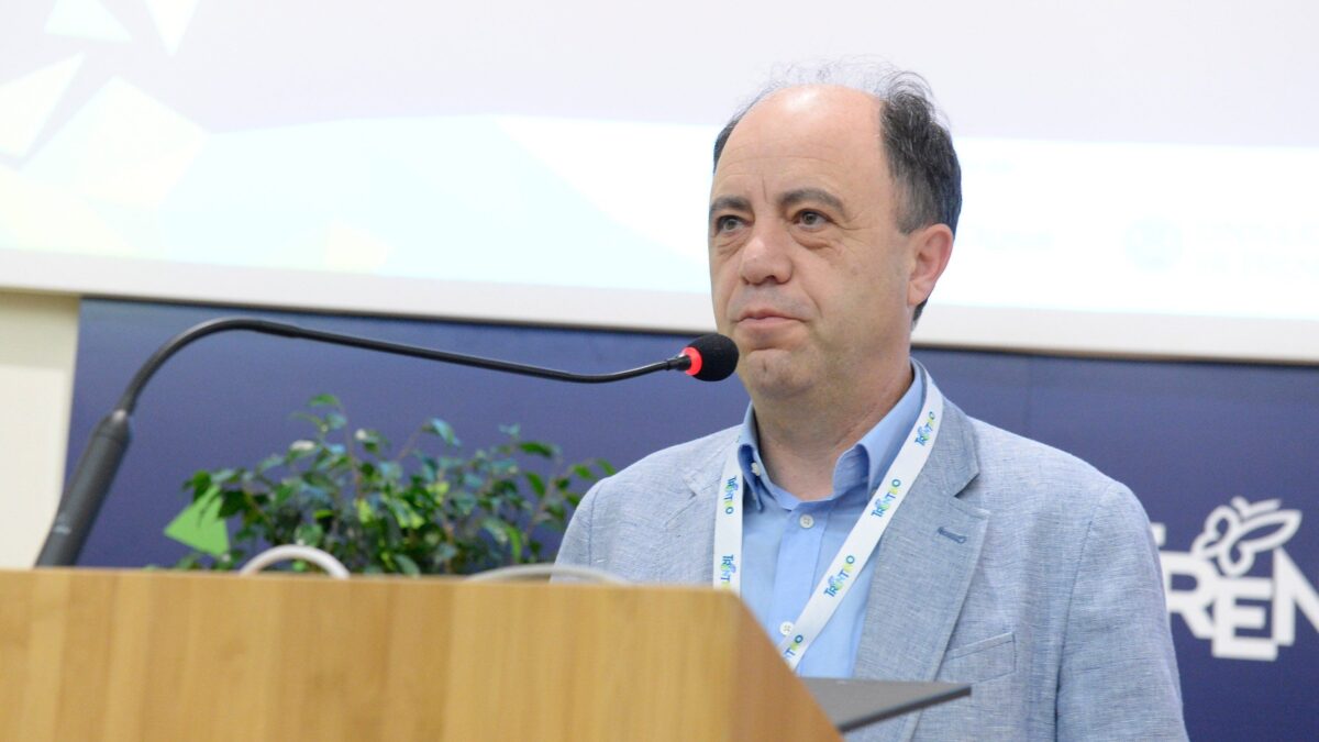 Il nuovo regolamento all’ateneo di Trento trasforma in donne tutti i maschi