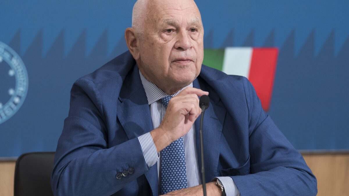 No dem alla commissione d’inchiesta. Fdi: «Sulle banche dati atti eversivi»