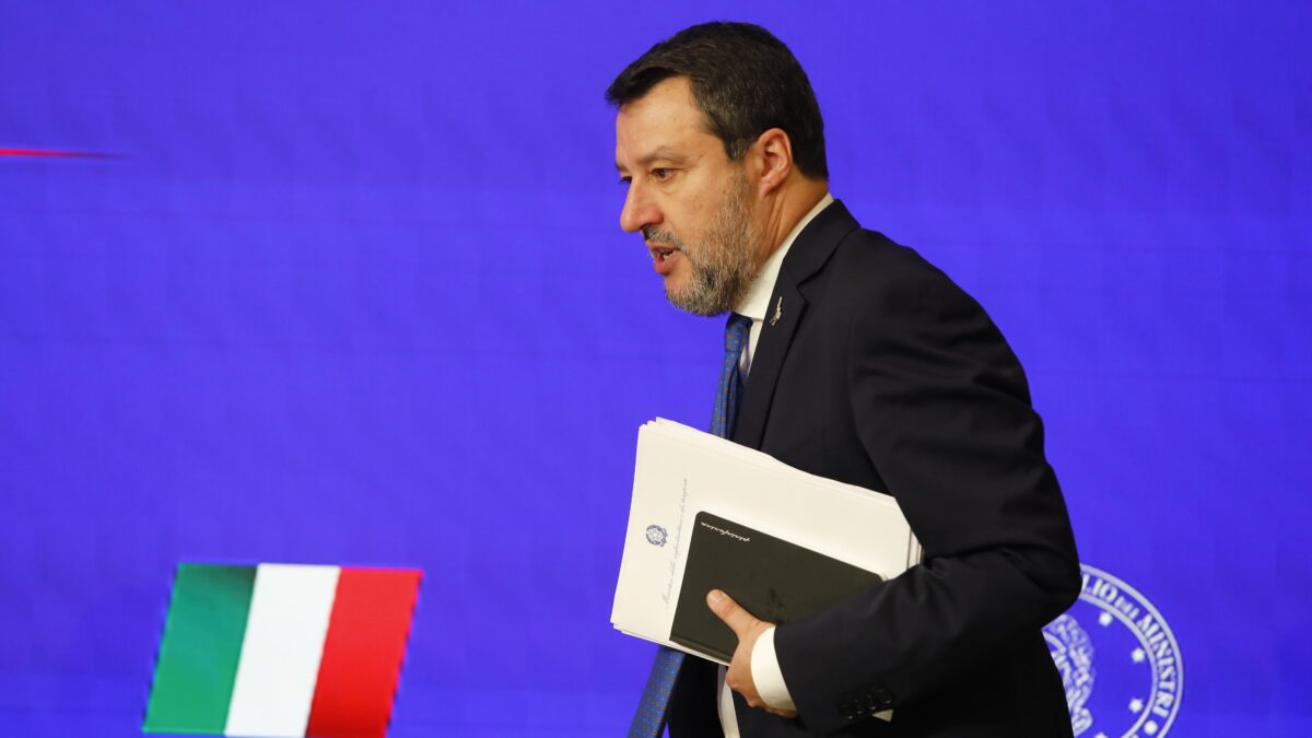 Salvini mette in campo un direttorio per tentare la rimonta in Europa