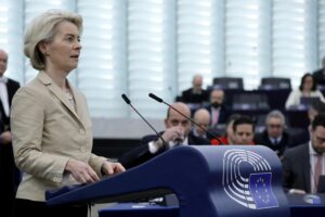 L’Ursula di lotta e governo irrita l’Ue