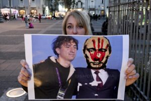 Con il caso Jorit tornano a ringhiare i tifosi delle liste di «nemici putiniani»
