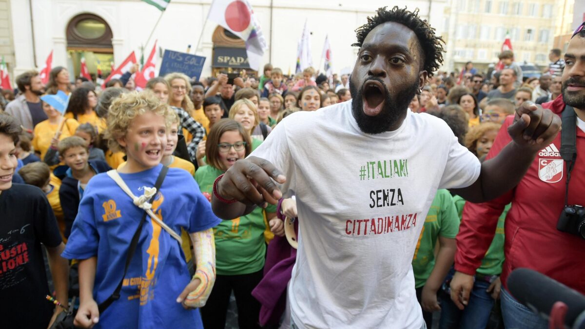 Altro che ius soli, l’Italia ha il record Ue di cittadinanze