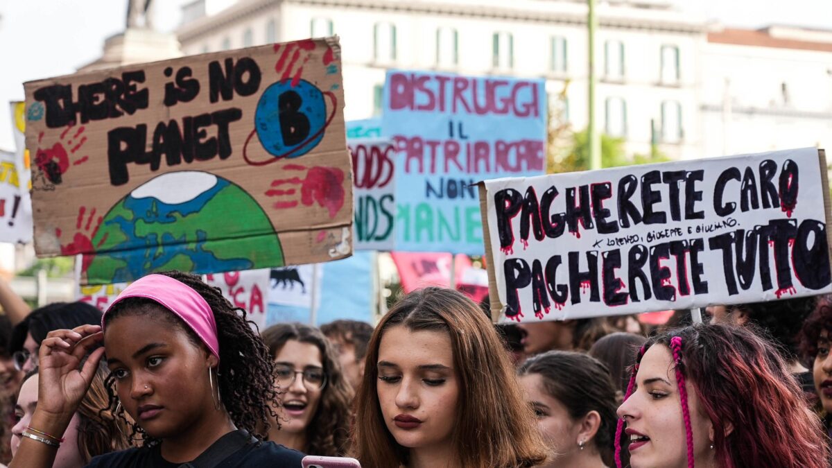 La transizione impossibile. Così la Ue e i grandi media hanno creato le bugie green