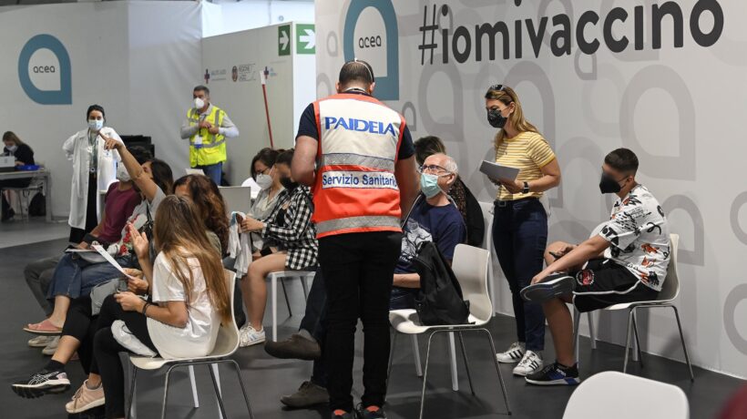 Il Cts e le Regioni mandarono i giovani agli Open day per smaltire le dosi