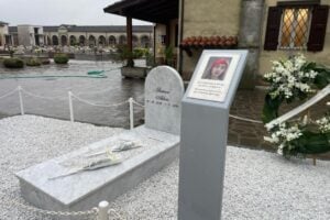 Saman, ai funerali l’ultima beffa