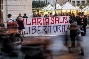 La sinistra inguaia la Salis e si attacca al Colle