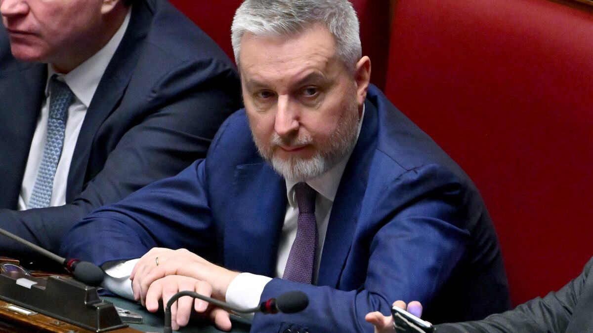 I dem con l’elmetto affilano le armi: «Fuori lista chi è ambiguo su Kiev»