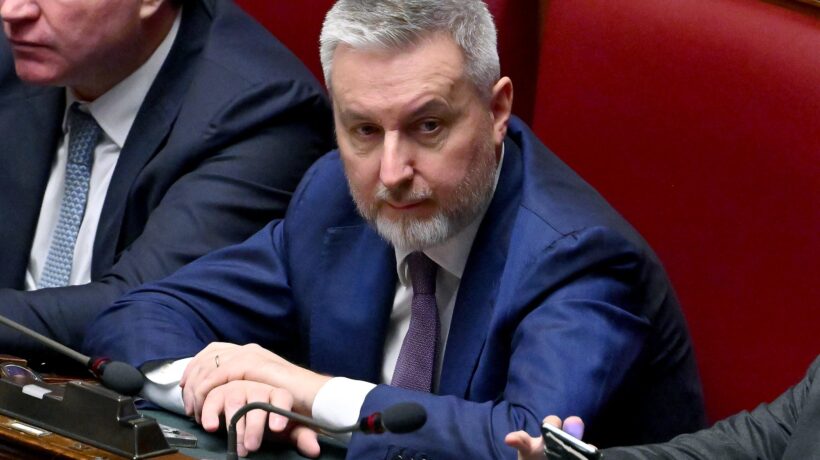 I dem con l’elmetto affilano le armi: «Fuori lista chi è ambiguo su Kiev»