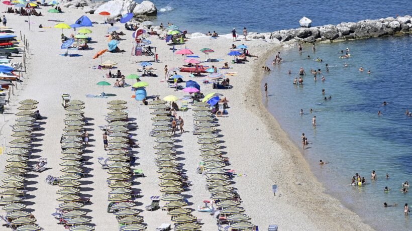 I pasticci dei burocrati annegano i balneari