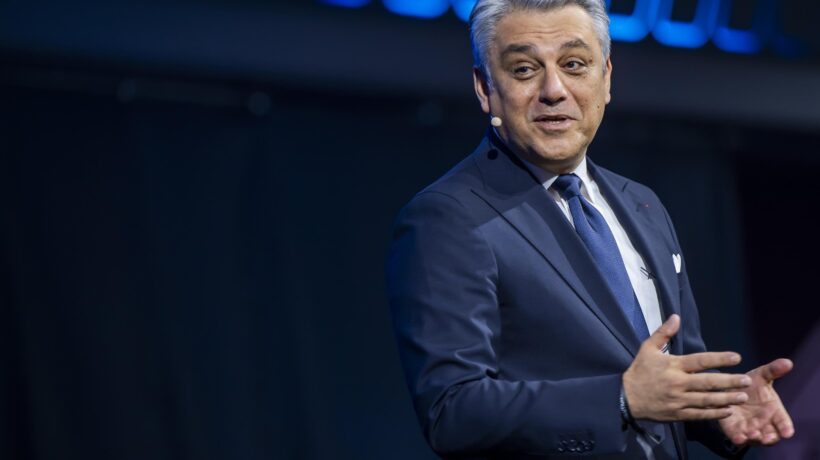 Solita litania da Stellantis e Renault: «Altri incentivi per l’auto elettrica»