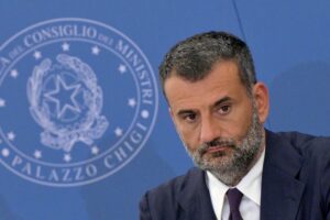 Nell’inchiesta su Bari spunta «Repubblica»