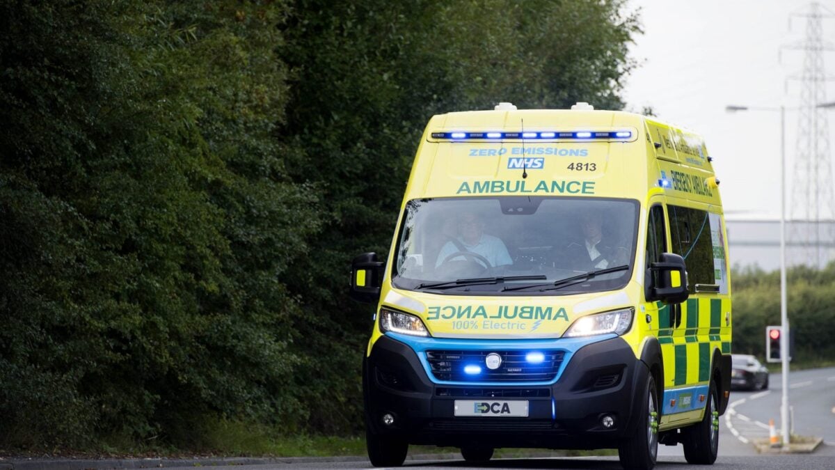 L’ambulanza elettrica fa paura agli inglesi