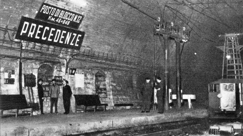 La stazione delle «Precedenze» a metà della galleria (Courtesy Artestampa editore)