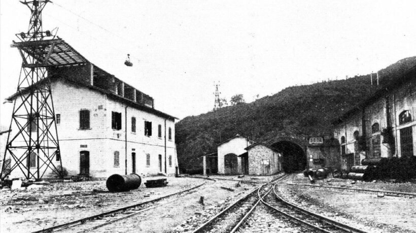 Cantiere di Lagaro all'imbocco Nord della galleria. A sinistra la teleferica per Cà di Landino (Courtesy Artestampa editore)