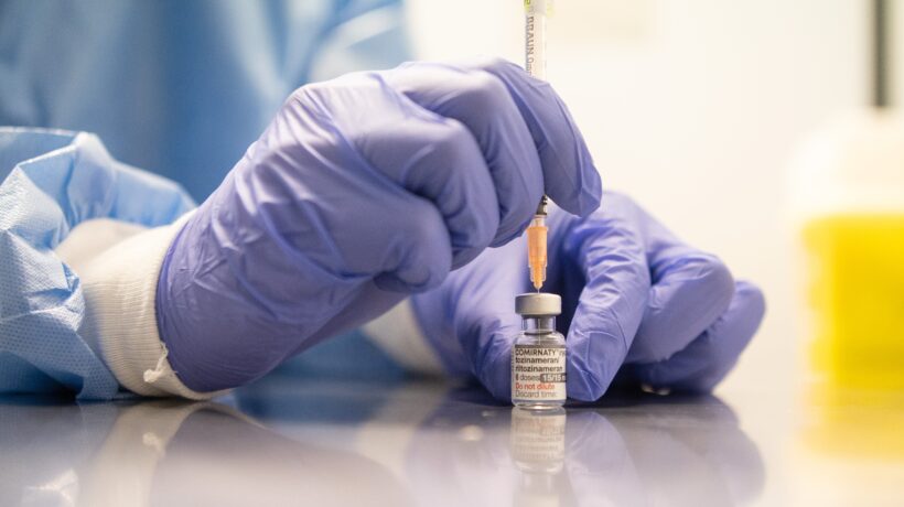 Pfizer «incastrata» per le balle sui vaccini