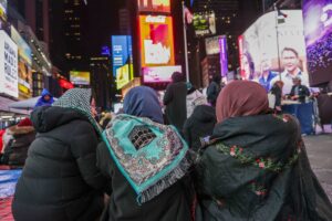 Niente velo per la foto segnaletica. Ny paga 17,5 milioni alle islamiche