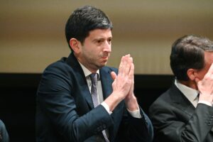 Speranza smetta di frignare: la vittima non è lui