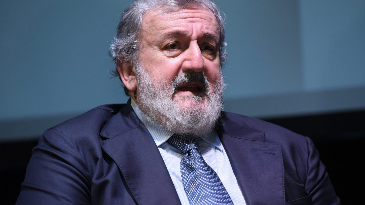 Emiliano alle corde rischia la sfiducia. I pm pronti a convocarlo in Procura