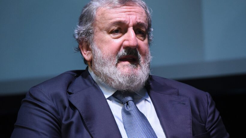 Emiliano alle corde rischia la sfiducia. I pm pronti a convocarlo in Procura