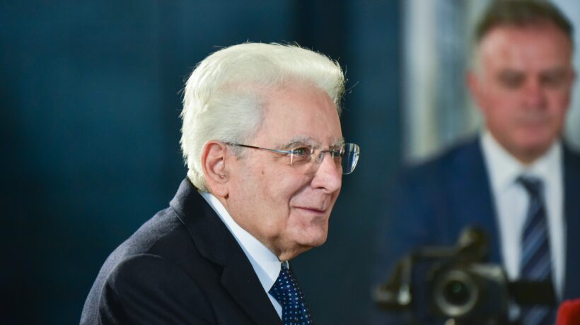 Mattarella irrompe nel voto europeo facendo da sponsor a Mr. Bce e Pd