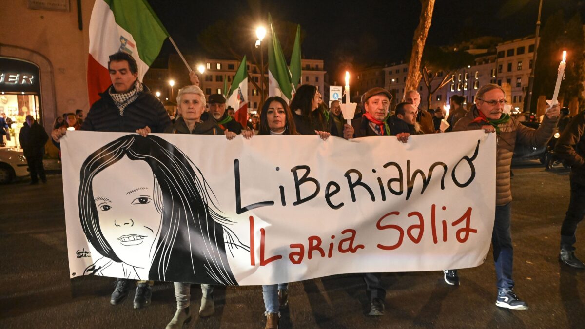 Altri 19 connazionali in attesa di giudizio a Budapest: per loro però il Colle tace