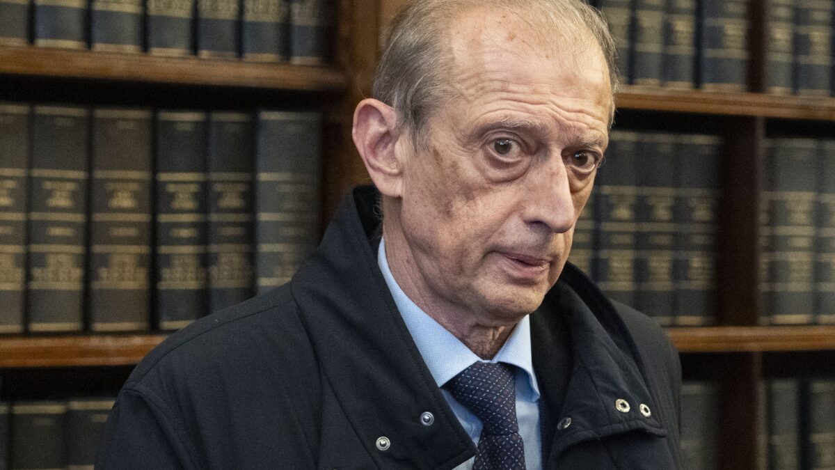 Profumo, video smentisce la linea di Fassino