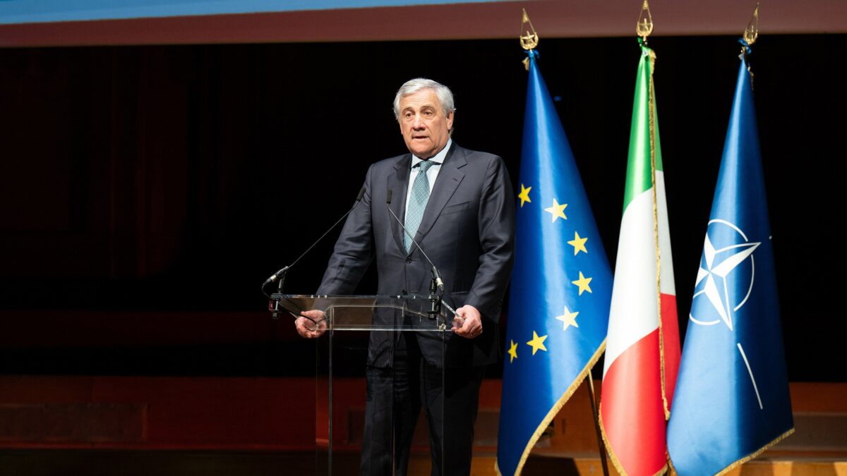 Tajani: «Sanzioni all’Iran dal G7». E Teheran mostra ancora i muscoli