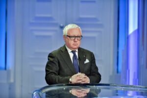 Facciamo valere la voce della ragione di fronte agli «esperti» con l’elmetto