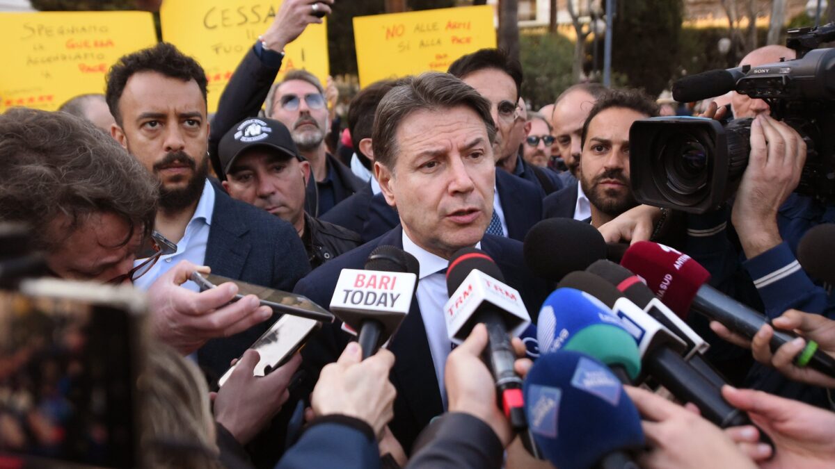 Conte adesso mette la Schlein all’angolo: «Con lei ma se caccia tutti i capibastone»