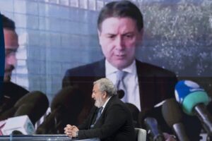 Assessorato alla legalità: Emiliano prova a salvarsi in braccio a Conte