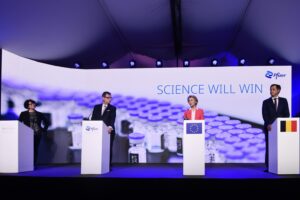 La Procura Ue indaga sugli sms di Ursula al gran capo di Pfizer