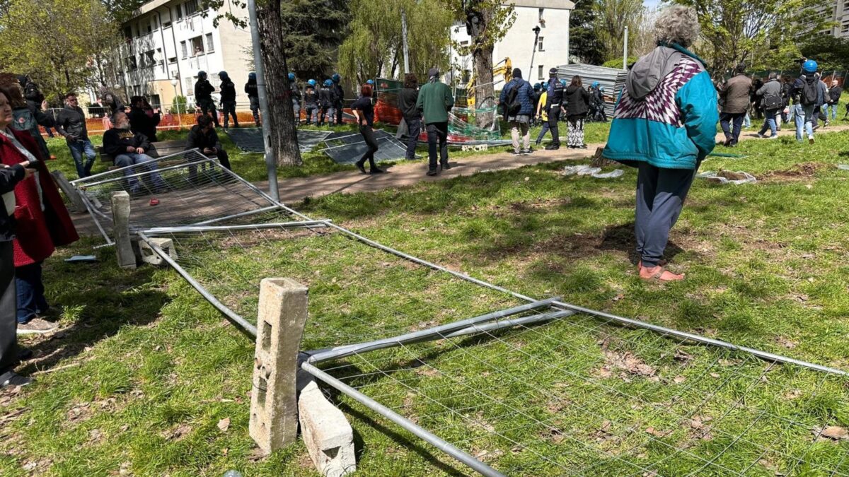 Gli eco-asini se la prendono con una scuola