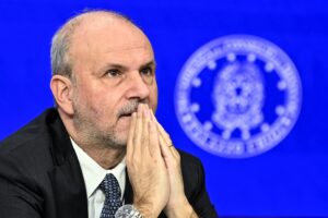 Il siluro di Schillaci: «Criticità al Careggi»
