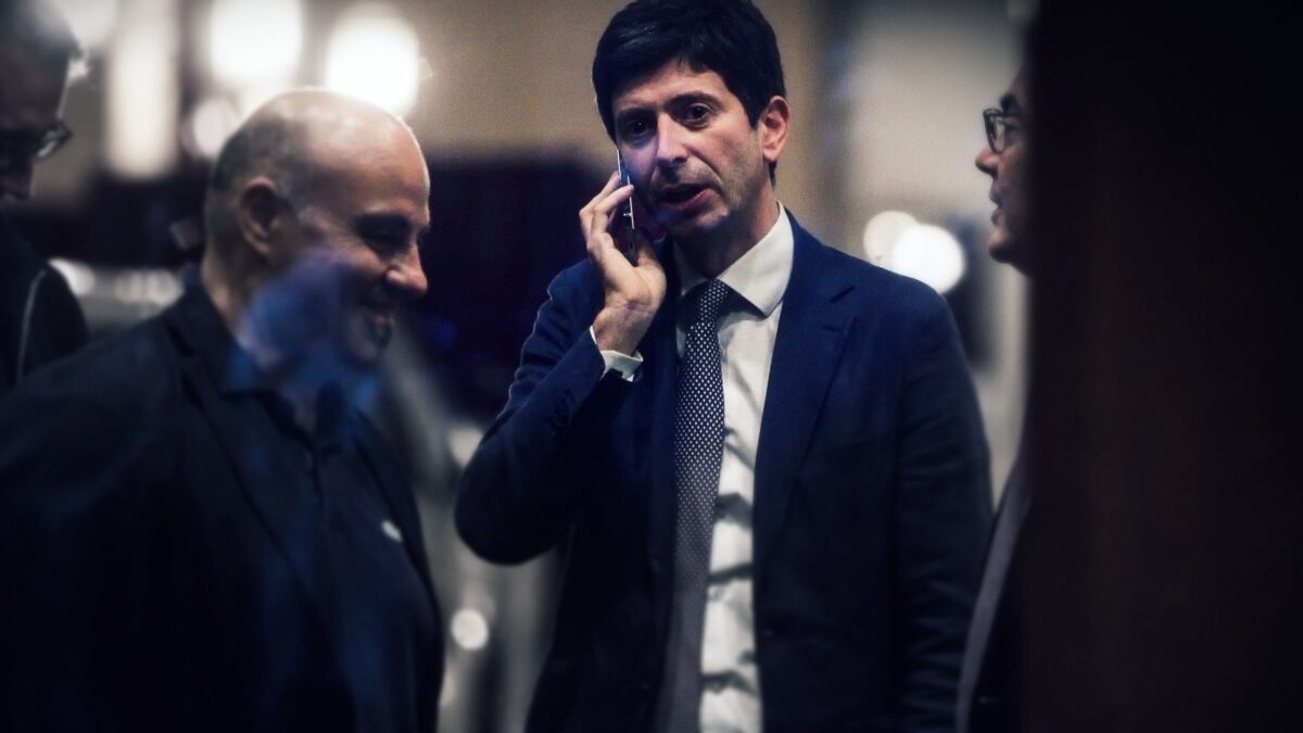 Verità scientifiche decise a tavolino per salvare Speranza dal processo
