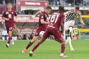 Il derby è una gara di bruttezza. La stravincono gli ultrà della Juve
