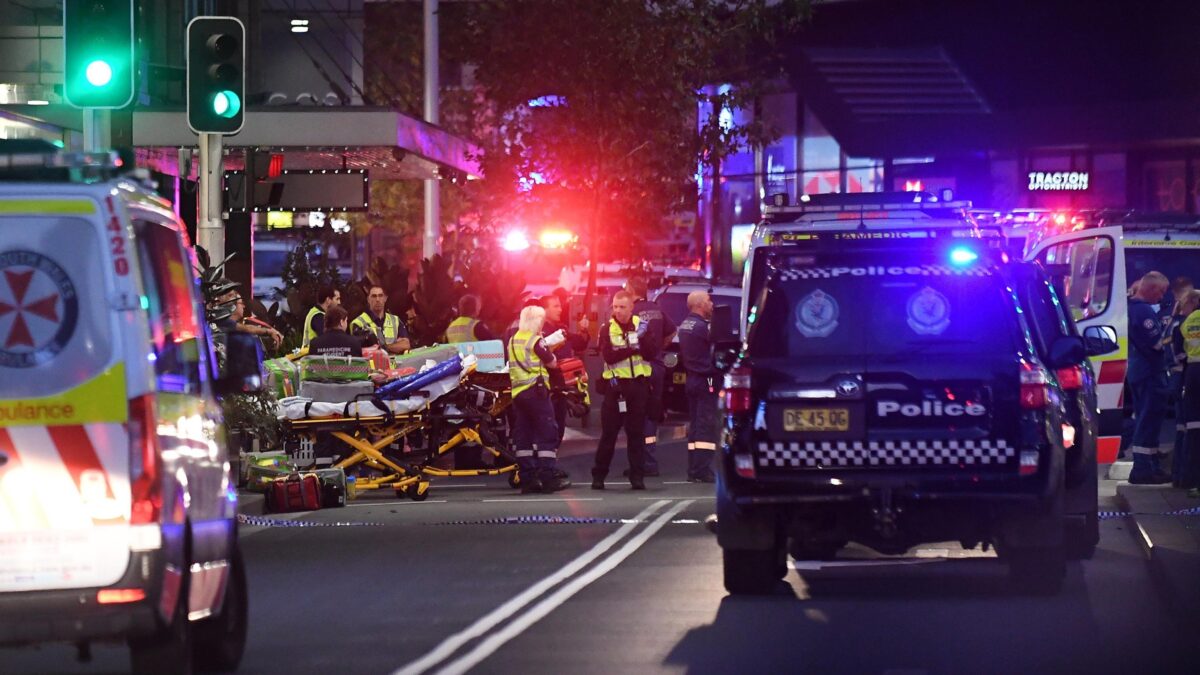 Sei persone accoltellate a morte in un centro commerciale di Sydney