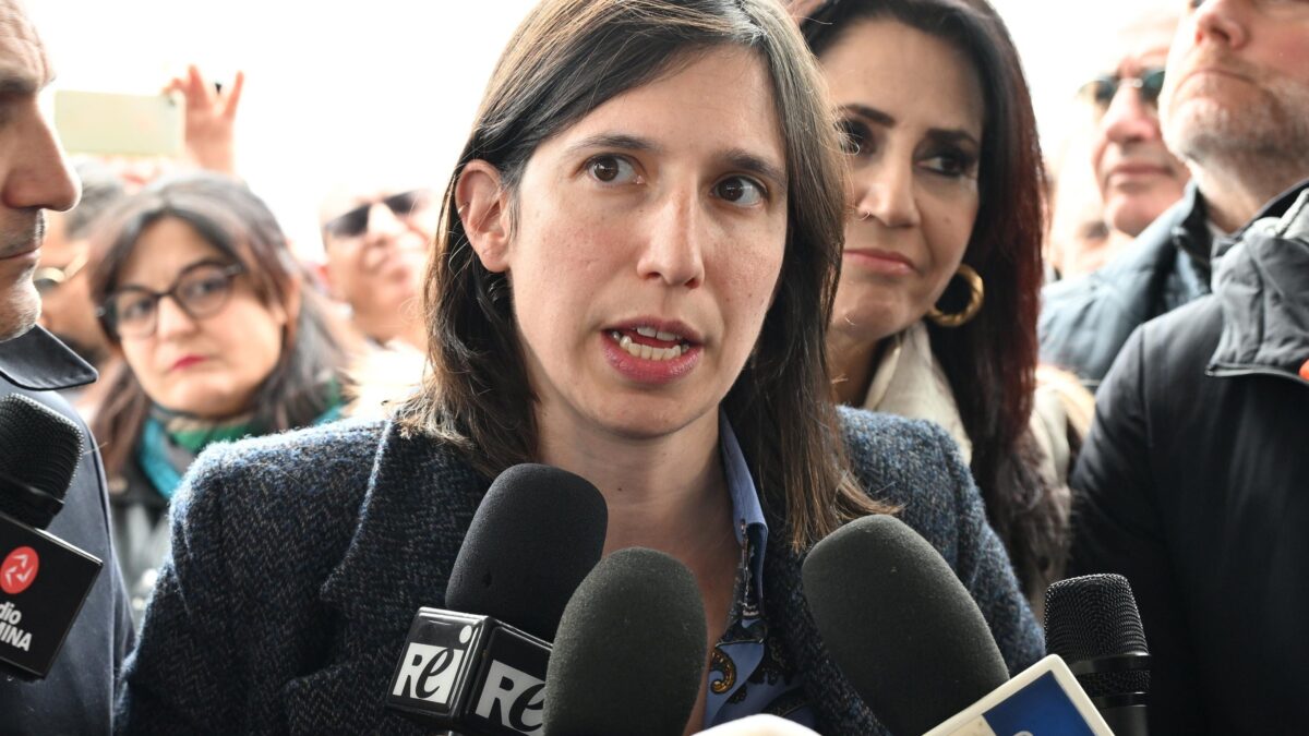 Elly a pezzi si aggrappa all’aborto