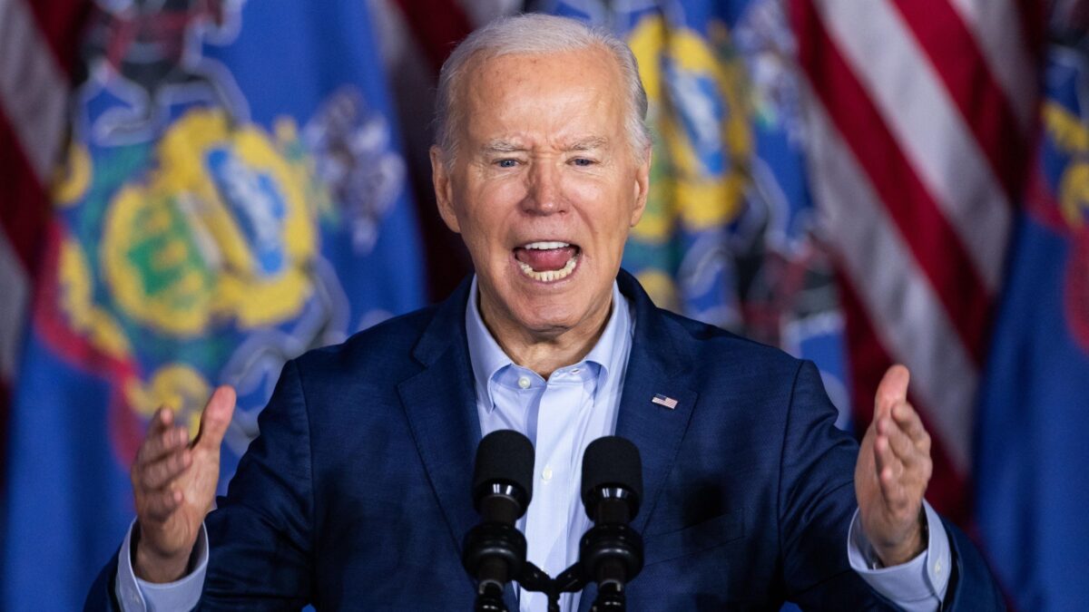 Biden alza i dazi alla Cina. Rischiamo di finire stritolati nella guerra commerciale
