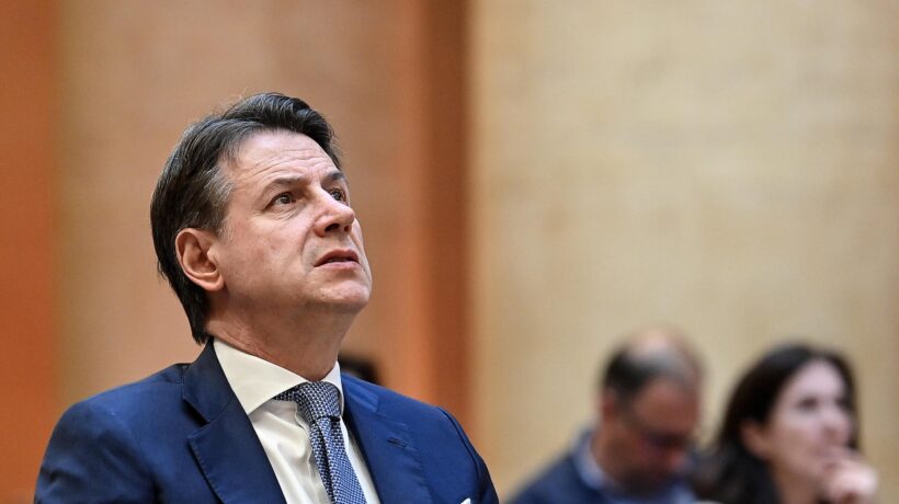 Conte all’angolo dopo aver cercato di lucrare sulla questione morale