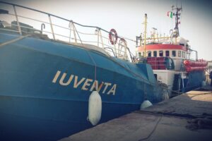 Nuovo assist dei giudici alle Ong. Assolti i sospetti «tassisti del mare»