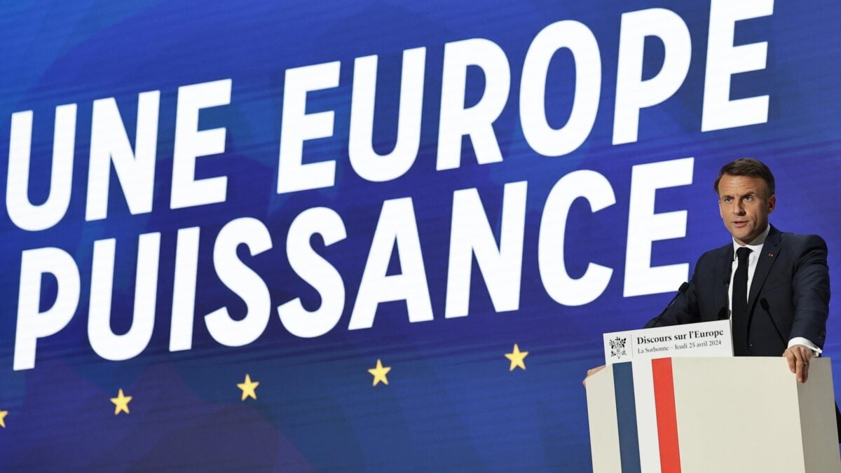 Macron sventola l’atomica: «L’Ue si armi»